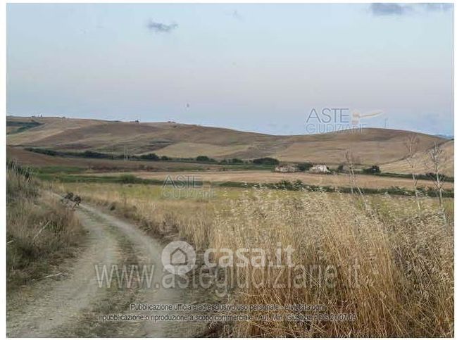 Terreno agricolo in commerciale in 