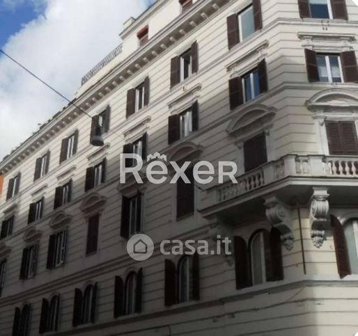 Ufficio in commerciale in Via Vittorio Veneto 108 B