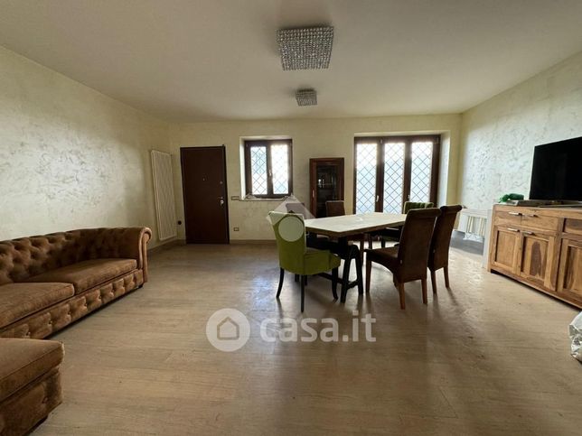 Appartamento in residenziale in Via Col Fiorito 15