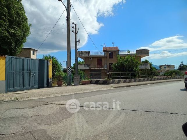 Appartamento in residenziale in Via Polveriera 159
