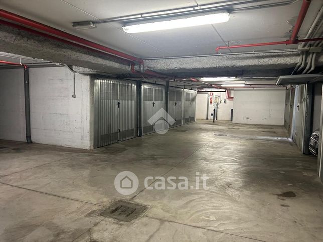 Garage/posto auto in residenziale in Via Maurizio Quadrio 16