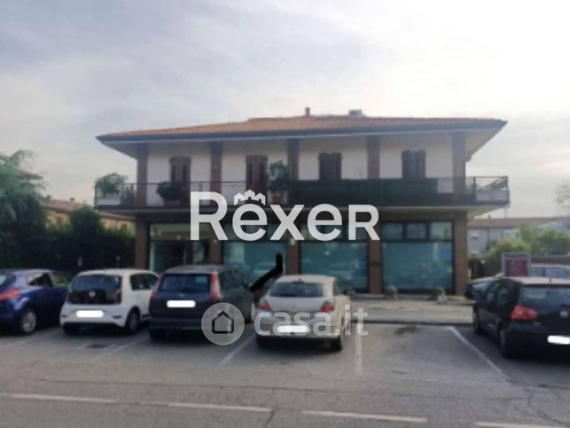 Ufficio in commerciale in Via Giovanbattista da Farfengo