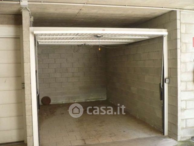 Box/posto auto in residenziale in Via Giuseppe Ravizza 5