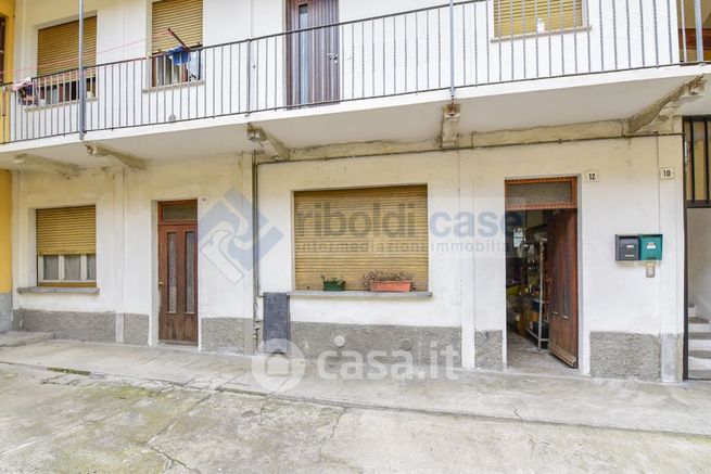 Capannone in commerciale in Piazza Cavour