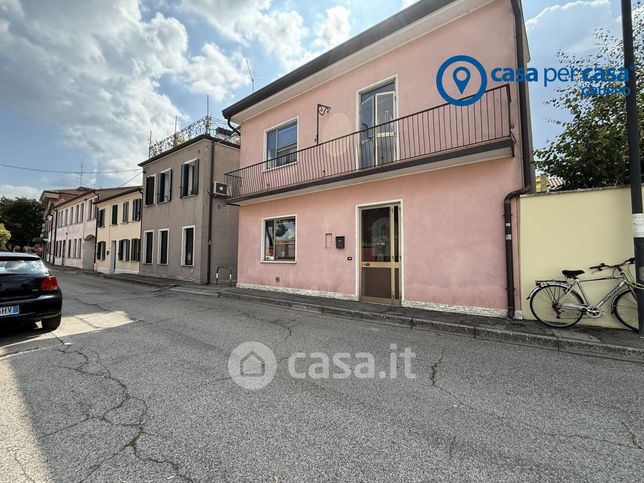 Casa indipendente in residenziale in Riviera Cesare Battisti