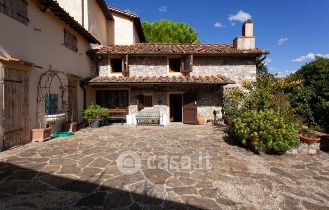 Rustico/casale in residenziale in Via Vecchia di Cercina