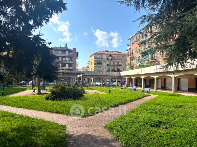 Box/posto auto in residenziale in Corso Filippo Ferrari 151