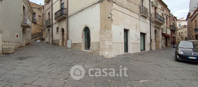 Ufficio in commerciale in Via Tricarico 24