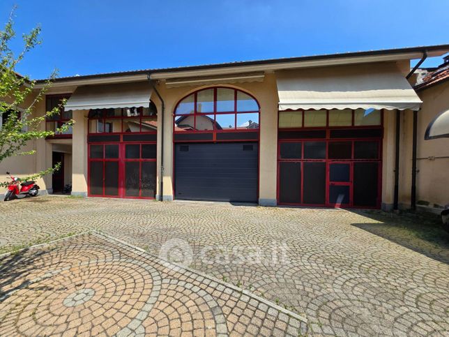 Garage/posto auto in residenziale in Via Roma 32