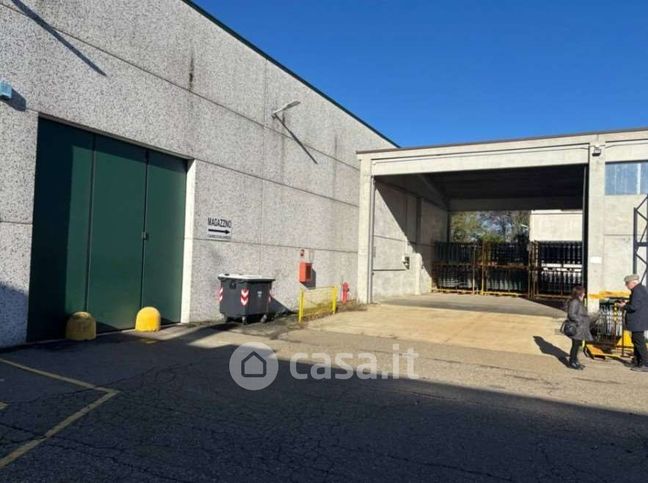 Capannone in commerciale in Vicolo Mutilati ed Invalidi del Lavoro 3
