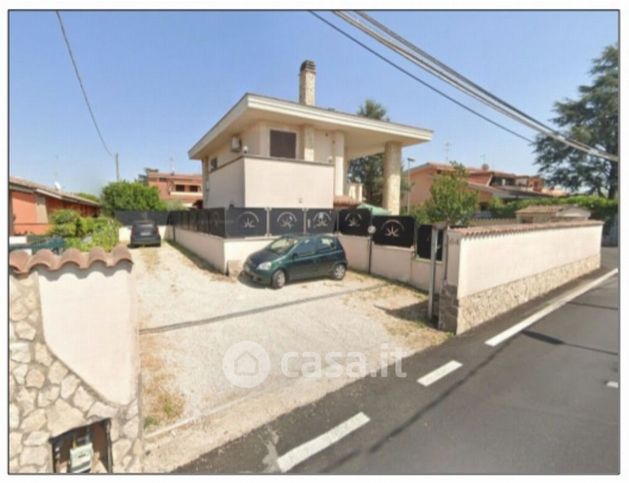 Casa indipendente in residenziale in Via Romana Vecchia 64