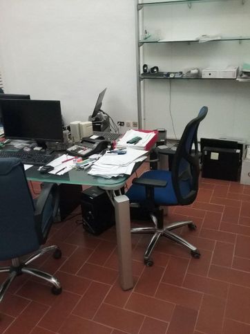 Ufficio in commerciale in Via Appia