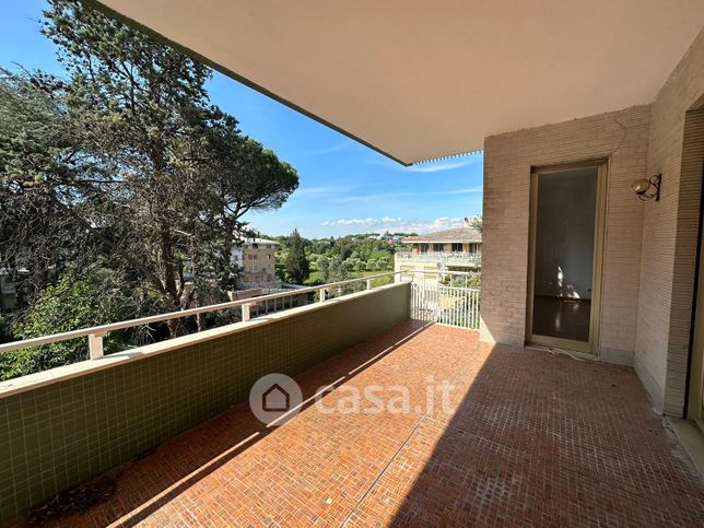 Appartamento in residenziale in Via Cassia 1170