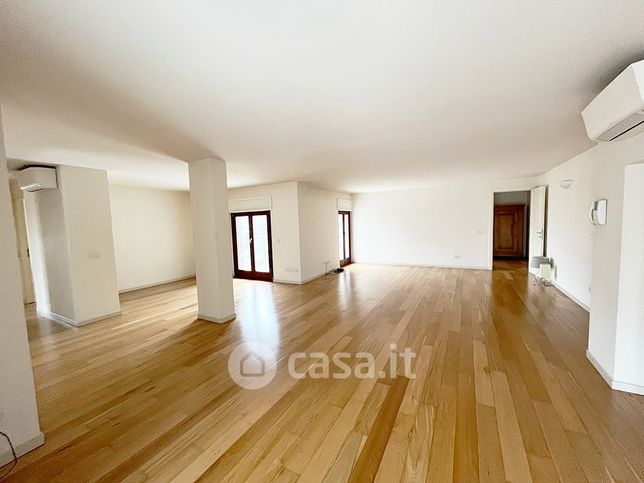 Appartamento in residenziale in Via Bellinzona 266 a