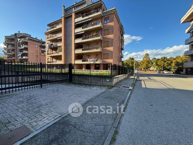 Garage/posto auto in residenziale in Piazza Don Luigi Milani 2