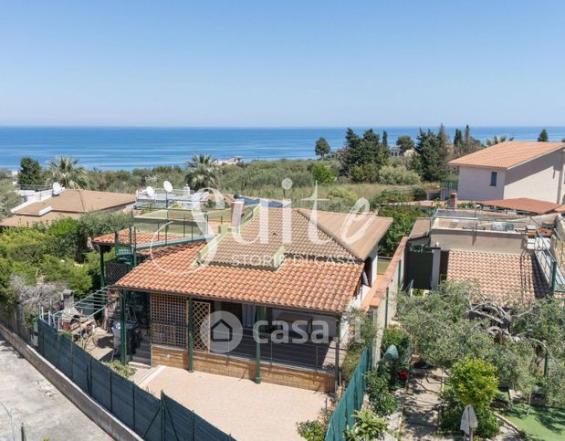Villa in residenziale in Via Chiesazza Sperone 37