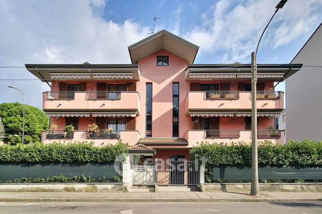 Appartamento in residenziale in Via Andrea Mantegna 64