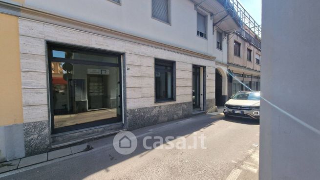 Ufficio in commerciale in Via Roma