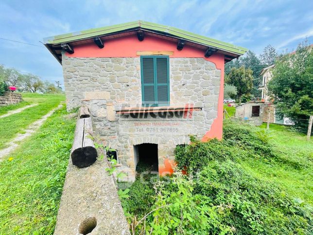 Casa indipendente in residenziale in Piazza Umberto I