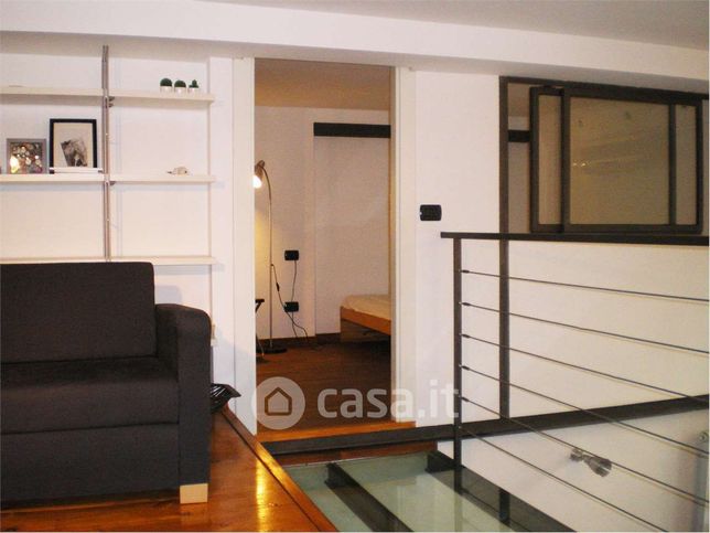 Loft in residenziale in Via Corsico 4