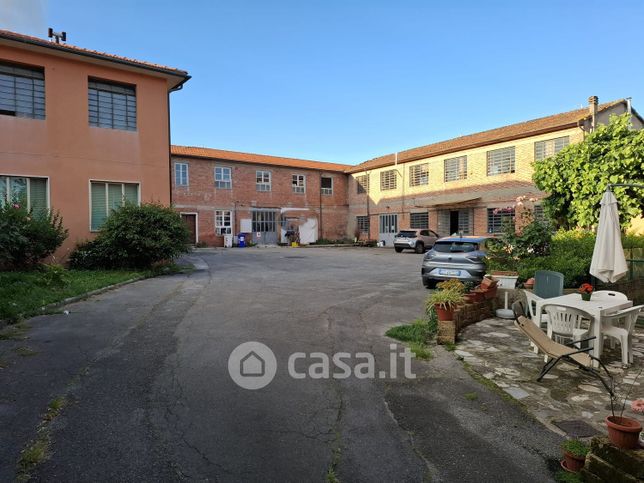 Capannone in commerciale in Via delle Ville