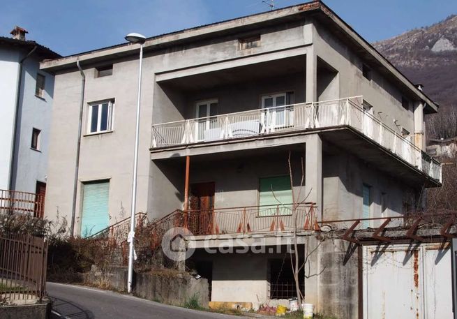 Casa indipendente in residenziale in Via Casucco 14