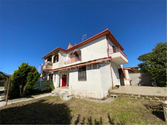 Casa bi/trifamiliare in residenziale in Via Sassari 59