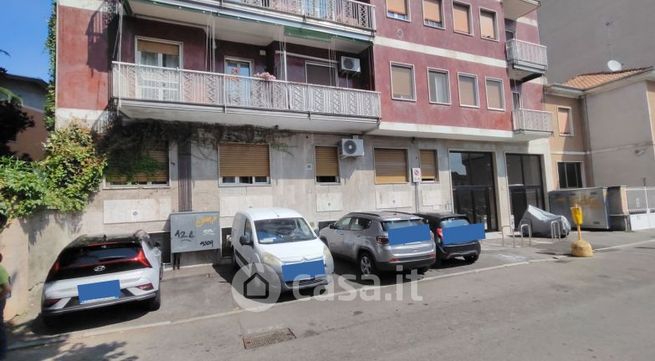 Ufficio in commerciale in Via Torino 8