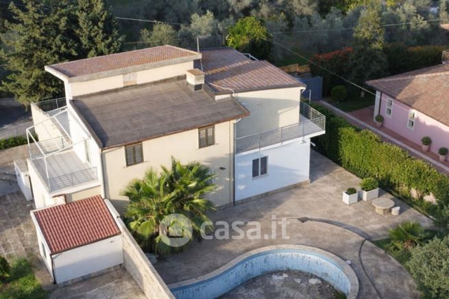 Casa bi/trifamiliare in residenziale in Via delle Balatazze