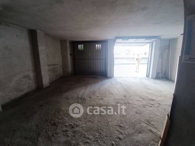 Garage/posto auto in residenziale in Via A. Annoni