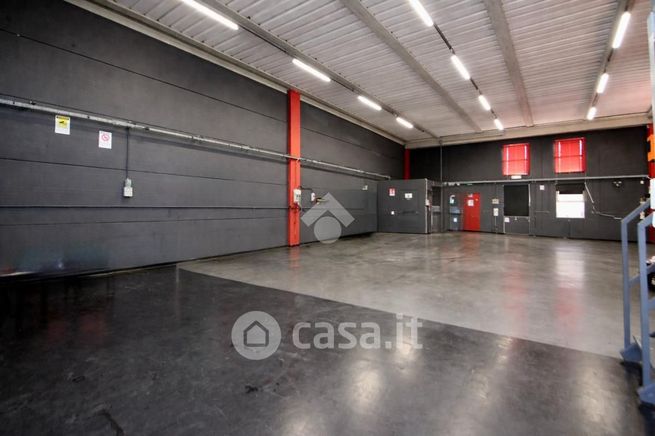 Capannone in commerciale in Via Marmicciolo