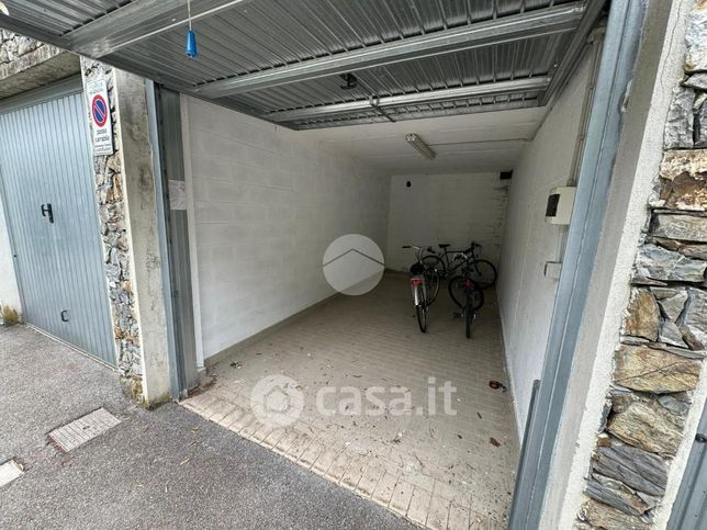 Garage/posto auto in residenziale in Via Barletti