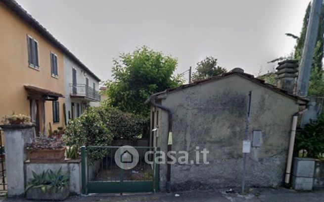 Negozio/locale commerciale in commerciale in Via dell'Acquacalda 2214