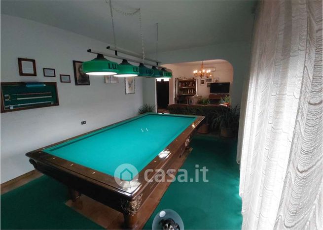 Casa indipendente in residenziale in 