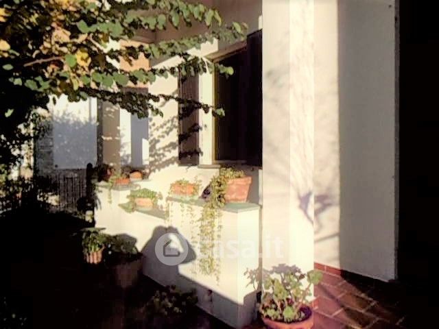 Villa in residenziale in Via Fabio Filzi