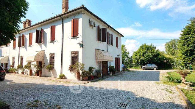 Casa bi/trifamiliare in residenziale in Via Ladino 232