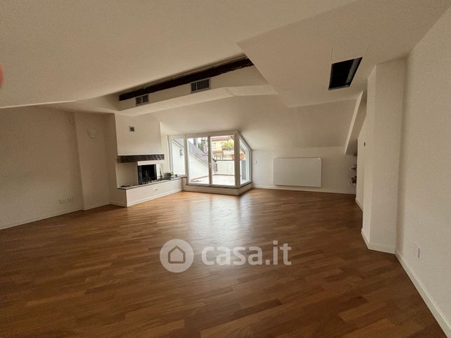 Appartamento in residenziale in Via Giosuè Carducci 32