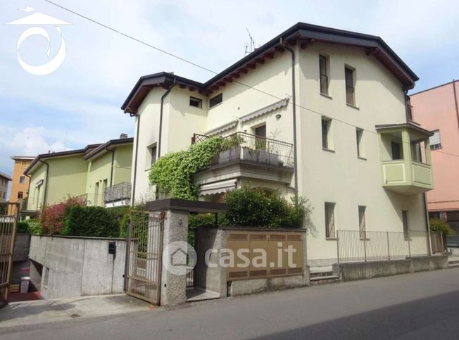 Appartamento in residenziale in Via A. Volta 12