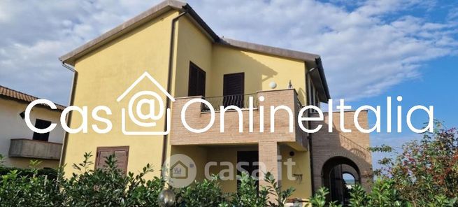 Appartamento in residenziale in Viale II Agosto 24