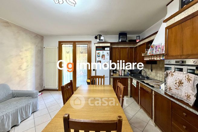 Appartamento in residenziale in Via E. de Amicis 58