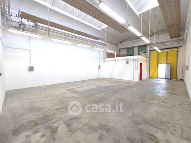 Capannone in commerciale in Via Ricerca Scientifica 13