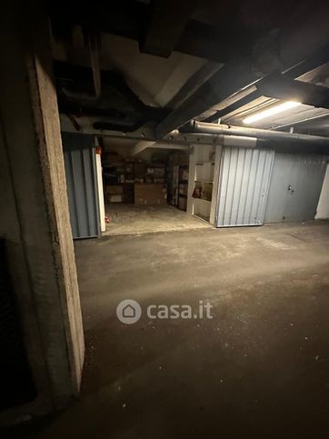 Box/posto auto in residenziale in Borgo Palazzo 90