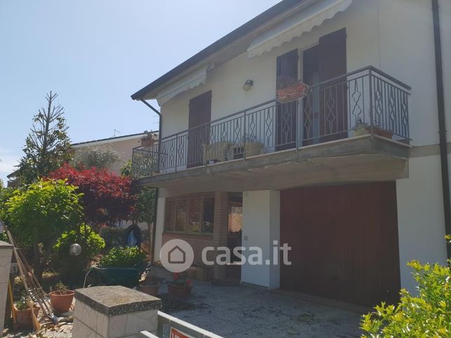 Casa indipendente in residenziale in Via Celso Pondi