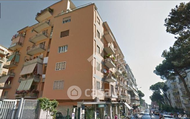Appartamento in residenziale in Viale Colli Aminei 50