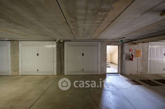 Box/posto auto in residenziale in Via Wolfgang Amadeus Mozart
