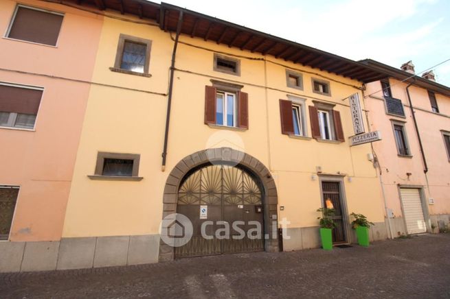 Casa indipendente in residenziale in Via Patrioti Romanesi 8