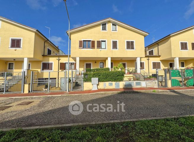 Villetta a schiera in residenziale in Via Vittorio Frasca 4