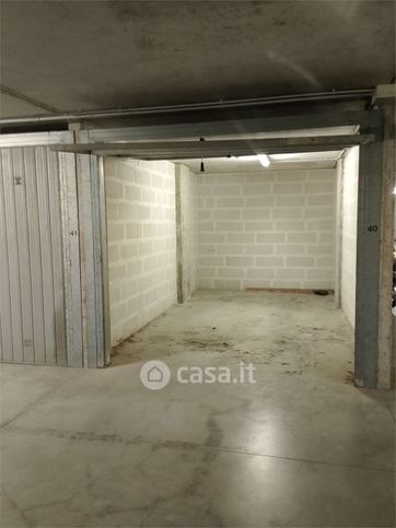 Box/posto auto in residenziale in Circonvallazione Meridionale