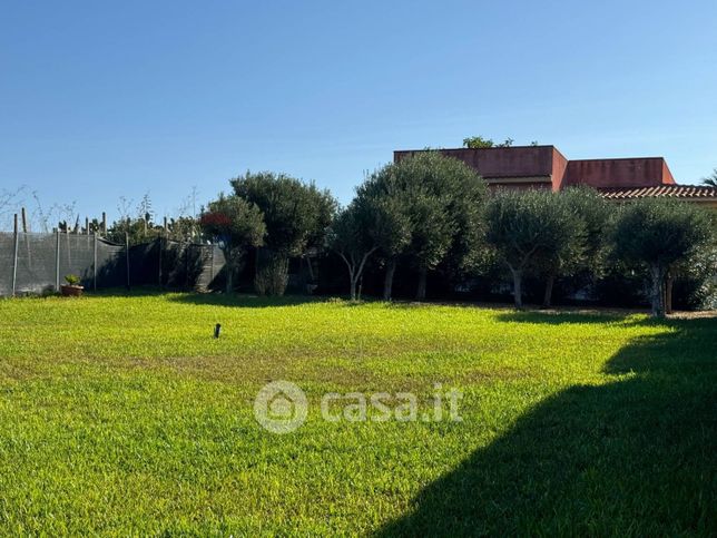 Casa indipendente in residenziale in 