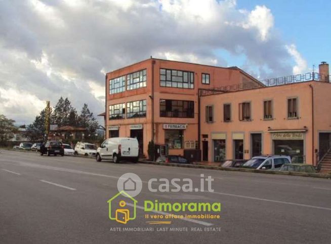 Ufficio in commerciale in Via Cannaiola 1 /B